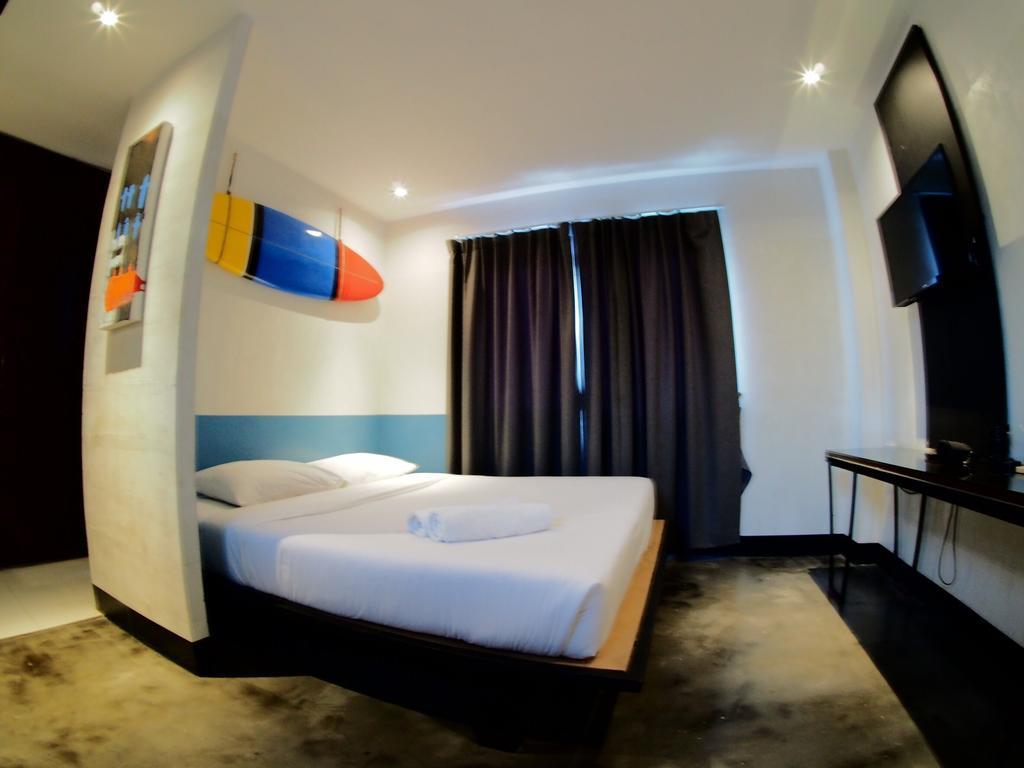 Art-C House Hotel Phuket ภายนอก รูปภาพ